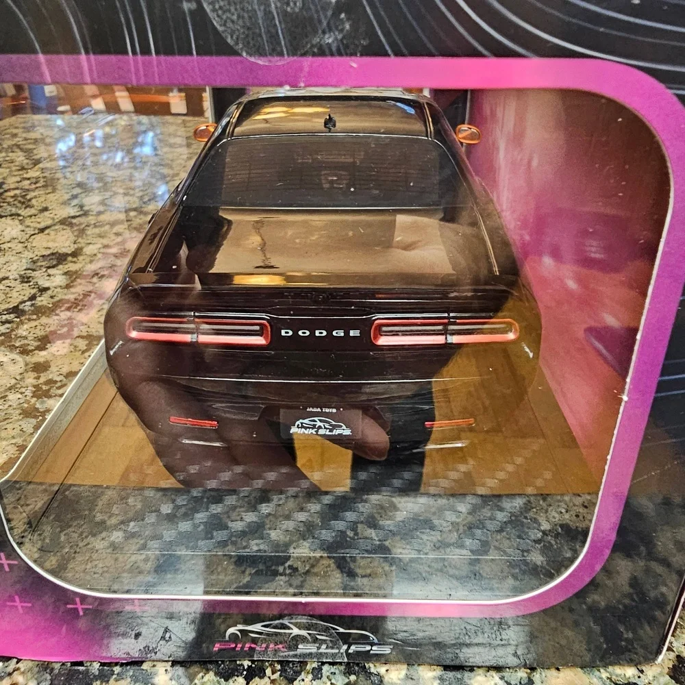 New! Jada Pink Slips 2015 Dodge Challenger SRT Hellcat Redeye Widebody Car 35722